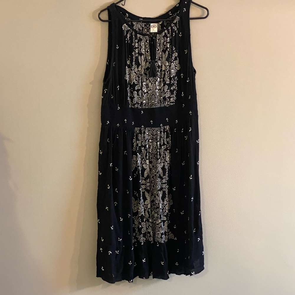 Back and White Dress Size XL